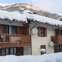 Appartamento in Val di Sole, hotel a Commezzadura