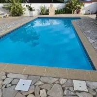 Les 2 Chambres Wassai avec leur piscine au pied du lit, hotel v destinaci Rémiré