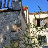 Eco gîte des chênes, hotel en Colonzelle