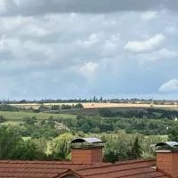 FEWO-Wölkchen mit Ausblick & Komfort über den Dächern von Weißenfels、ヴァイセンフェルスのホテル