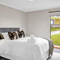 Whispers of the Valley, Hotel in Manutahi