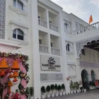 Raghukul Sadan、Faizābādのホテル