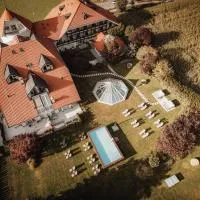 Hotel Montis - Active Nature Resort โรงแรมในบรูนิโก