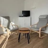 Studio cosy avec borne de recharge, hotel Saint-Germain-Lembron városában