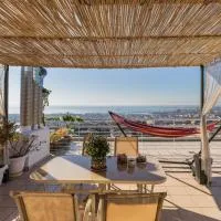 City's Balcony, Iconic Friends Inspired Home, Most Epic View by #BiNoBi!, hotel di Thessaloníki