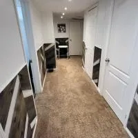 Newly Furnished Modern Apartment, hotel in Welland