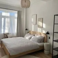 ApartNaest Radeberg - vollausgestattete 1 - bis 4-Zimmer Apartments l 24h Zugang per Code l Check-in Anleitung über Posteingang l Parkplatz auf Anfrage l Frühstück optional: Radeberg şehrinde bir otel