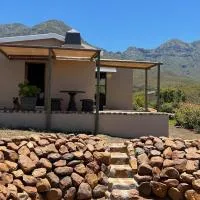 Viesnīca Renewal Retreat Klein Karoo Cottage pilsētā Uniondale