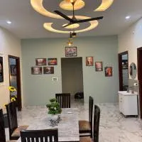 Yb home2, hotel a Rāthdhana