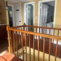 Unit-A Gorgeous private suite near metro train station and Washington DC, hotel em Capitol Heights