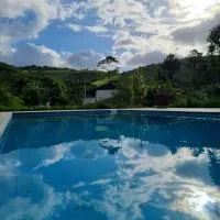 Condado Paraíso، فندق في مينديس
