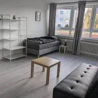 Monteurwohnung Ferienwohnung Business Appartement EG Langenfeld، فندق في Gladbach