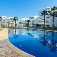 Seaside studio with pool, Hotel in Dar Bouazza