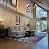 Private Chalet - 4 mins to Mt Snow, hotel em Dover