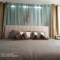 La Casa Verde in Warner Lakes - A Boutique Guesthouse - A Welcoming Homestay, hotel en Brendale