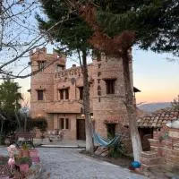 Kështjella Myftari โรงแรมในPatos