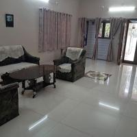 3 Bedroom Spacious Bungalow Nr DEVKA Beach, hotel poblíž Letiště Daman - NMB, Daman