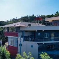 Rashi Z View Estate Stay, hotel in Tarikere