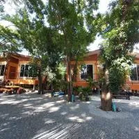 Baansuan Tham Ma Chad Homestay, hotel sa Suphan Buri
