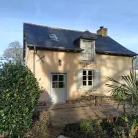 Petite Maison à côté de la Forêt de Rennes, hotel di Betton