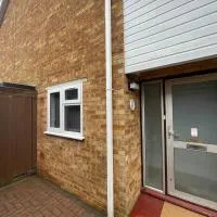 Spacious 3 Bedroom Home in Bletchley – hotel w mieście Bletchley