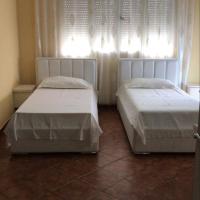 The White ROOM โรงแรมในดูร์เรส