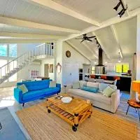 Modern Yosemite Cabin, 15min Bass Lake, Sleeps 8，奧克赫斯特的飯店