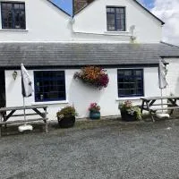 Blue Lion Inn, hotel en Lewdown
