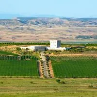 Hotel Pago De Cirsus، فندق في Ablitas