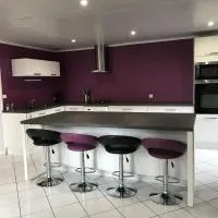 Maison au coeur de l Auvergne pour 15 personnes, hotel em Mareugheol