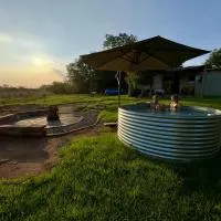 Eco Farm Cottage, hotel in Millvale