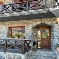 Viesnīca Guesthouse Teloni pilsētā Vitina