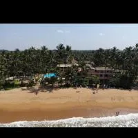 Roy Villa Beach Front, hotel a Padagala
