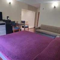 La Mirage Motor Inn، فندق في Monmouth Junction