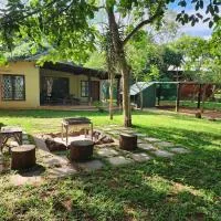 Mkumbi Farm Cottage, viešbutis mieste Hluhluvė