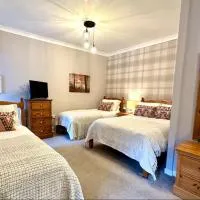 Beechtree Cottage, Ardle Family Room, Kirkmichael, hotel u gradu Kirkmichael