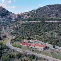 Hotel Pelasgos, מלון בקאריטיינה