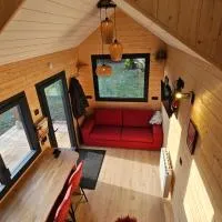 Tiny House Kota Grill & Sauna, ξενοδοχείο σε Yébleron