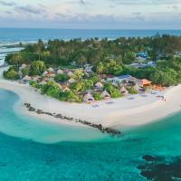 The MAVERICK SURF AND DIVE BOUTIQUE HOTEL - Book 10 Nights and get 1 Free Night - Free Speed Boat Service - Kids Stay Free, hotel poblíž Letiště Kadhdhoo - KDO, Laamu