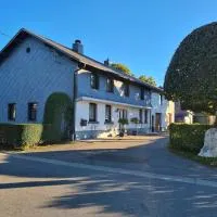 Butgenbach में, होटल Haus Päsch near lake with heated jacuzzi sauna