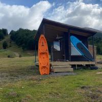 Tiny and Basic Cabin in Nature, hotel near Balmaceda Airport - BBA, Villa Cerro Castillo