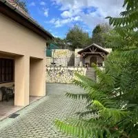 Zemplén-völgye Piroska Vendégház, hotell i Füzérkomlós