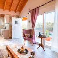 Blue Waves House 2، فندق في Soroni