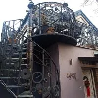 Nové podkrovie umelca, hotel a Trnava