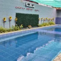 Villa Sherbel 88 with Access to White Beach, hotel a Calatagan