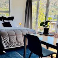 Airport Guesthouse, hotel near Queenstown Airport - ZQN, Queenstown