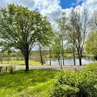 Camping Onlycamp Le Pioulat, hotel sa Trizac