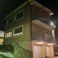 Ferienwohnung Maitschern，Wörschach的飯店