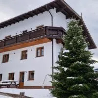 Nicky apartments and studios, viešbutis mieste Niederau