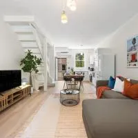 Hacienda at Henley - Chic Seaside Haven near Airport, hotel v destinaci Henley Beach South